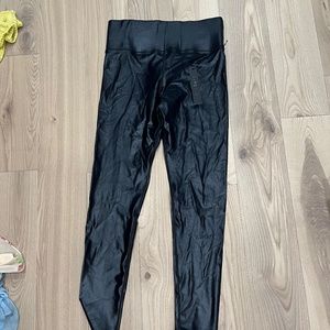 Carbon 38 liquid black leggings